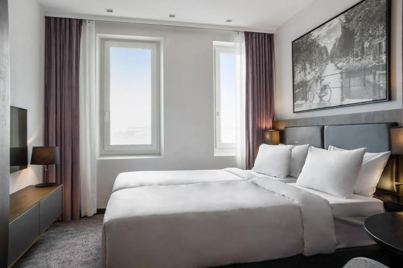 Radisson Hotel & Suites Amsterdam South Amstelveen 4*,